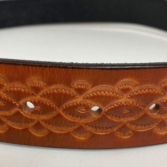 COPY - NWT - tan detailed belt with enamel buckle - Picture 4 of 4